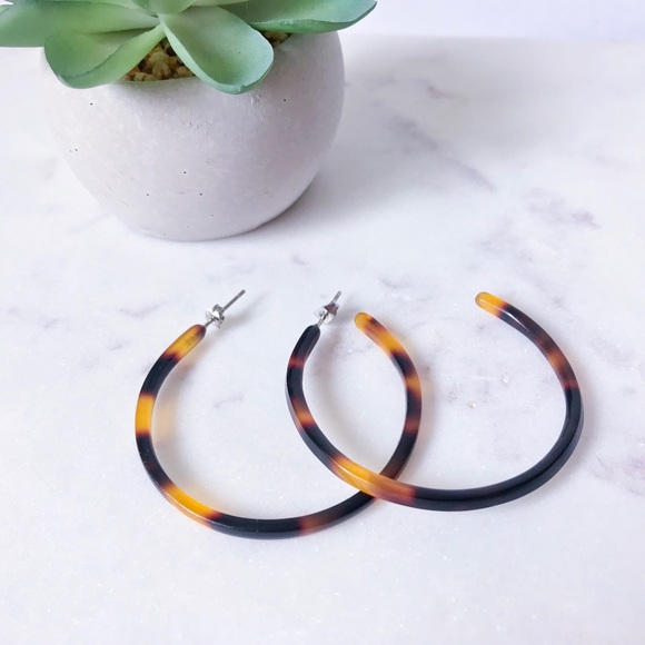 Tortoise hoops earrings - Picture 3 of 7